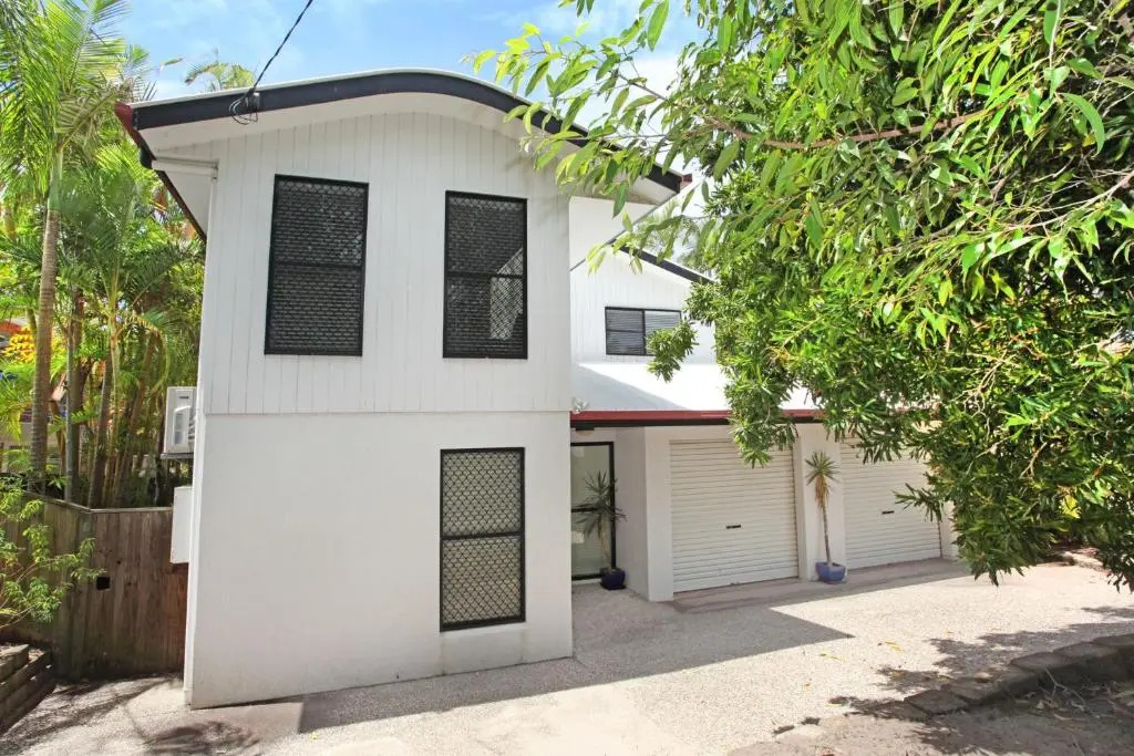 8 Springfield Avenue - Pet Friendly, Linen Included