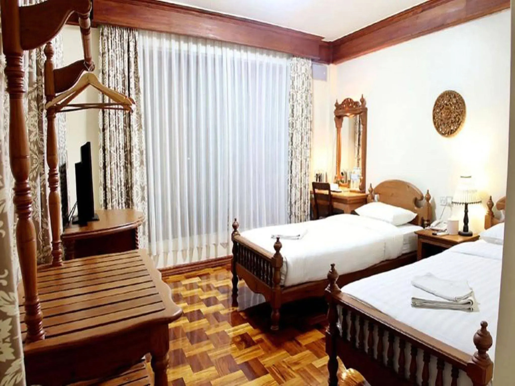 Mr. Charles Hotel - Général