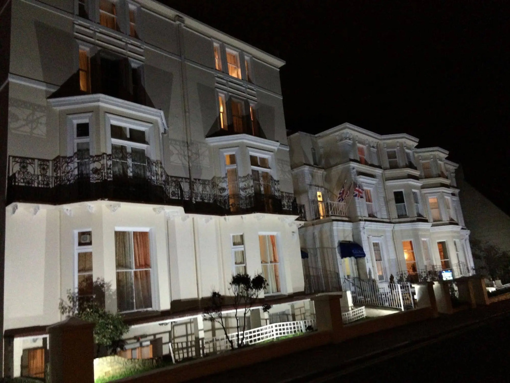 The Carlton Hotel