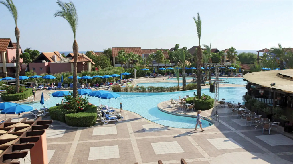 Beach & Waterfront