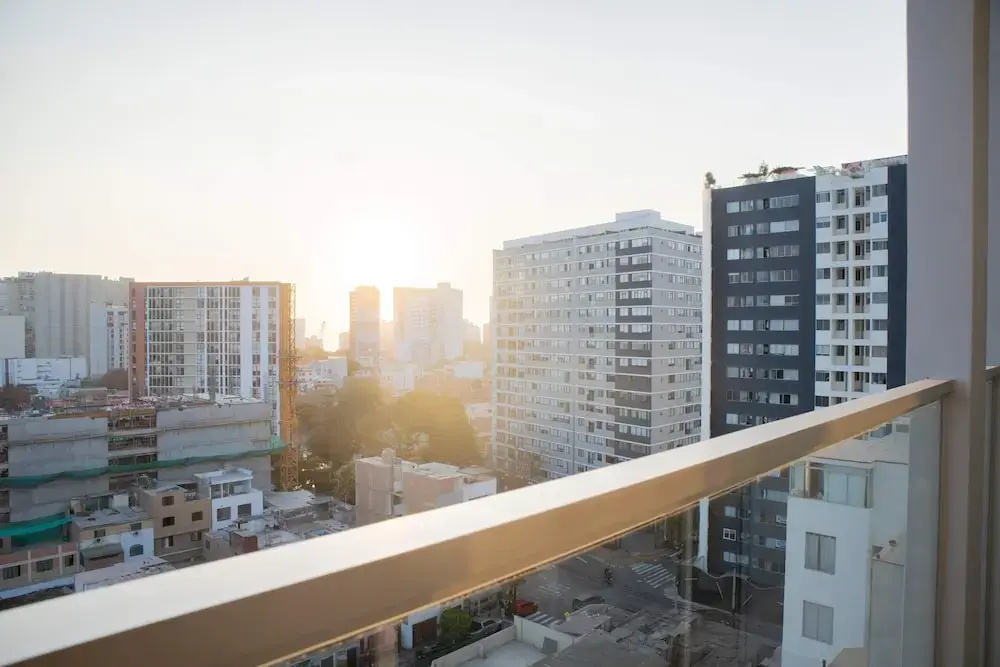 w Minimalist 2BR w Balcony in Barranco