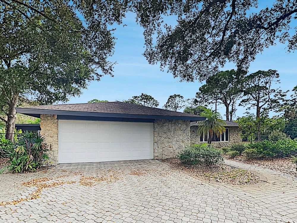 New Listing! Pine Ridge W/ Lanai & Pool 3 Bedroom Home