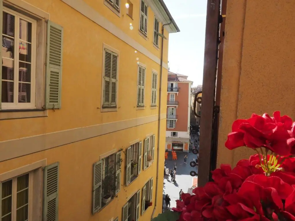 2 Bedroom Apartment Old Town Centre