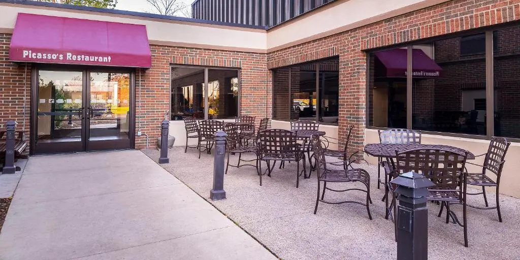 Holiday Inn Hotel & Suites Warren by IHG - Chambres