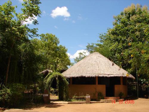 Отель S and K Safari Village Hotel - Wasgamuwa в Хандунгамува