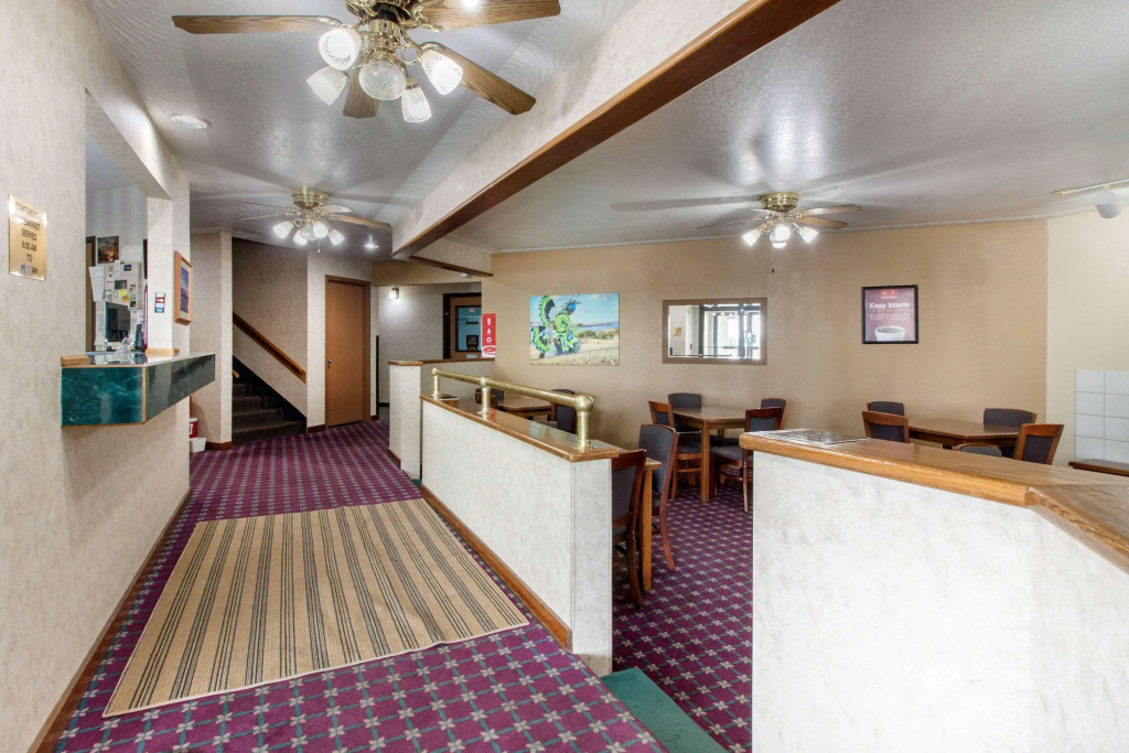 Lobby & Reception