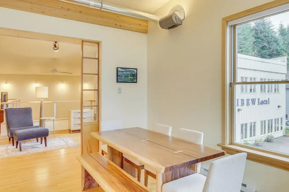 Custom Harborside Loft In the Heart of Ketchikan — фото 5