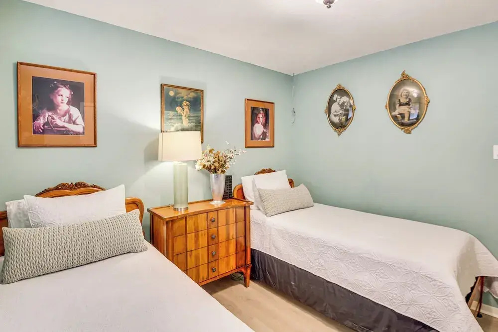 Walk to Bathhouse Row: Dog-friendly Home! — фото 2