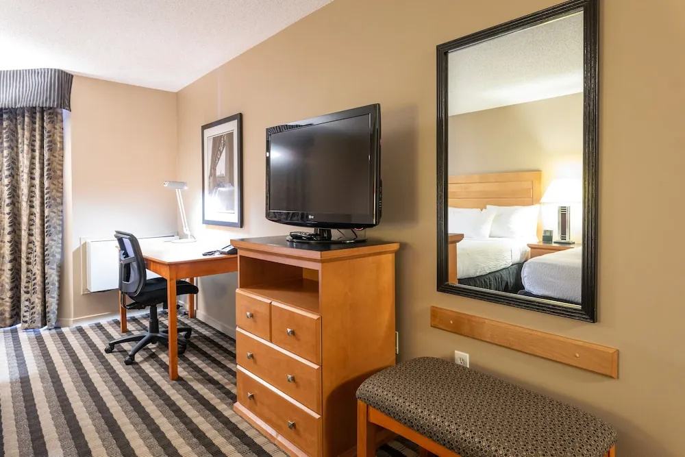 Royal Hotel West Edmonton, Trademark Collection by Wyndham - Chambres