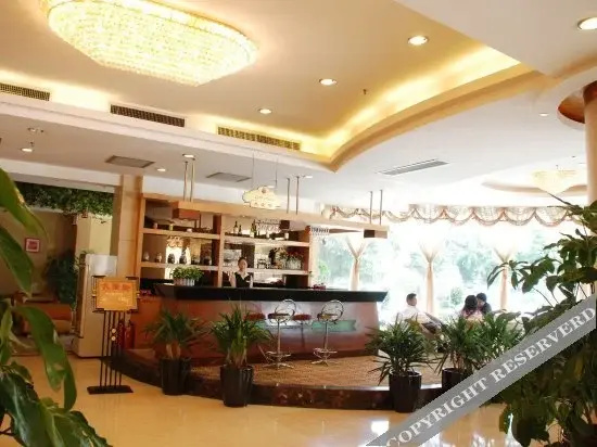 Food & Beverage