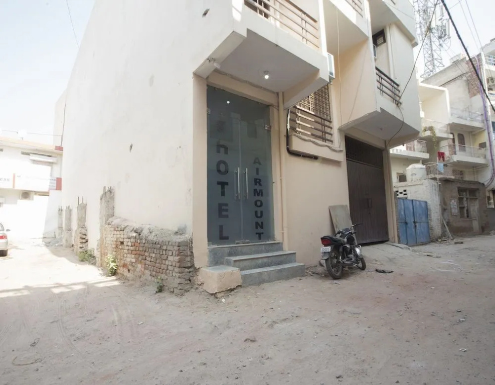Main Image