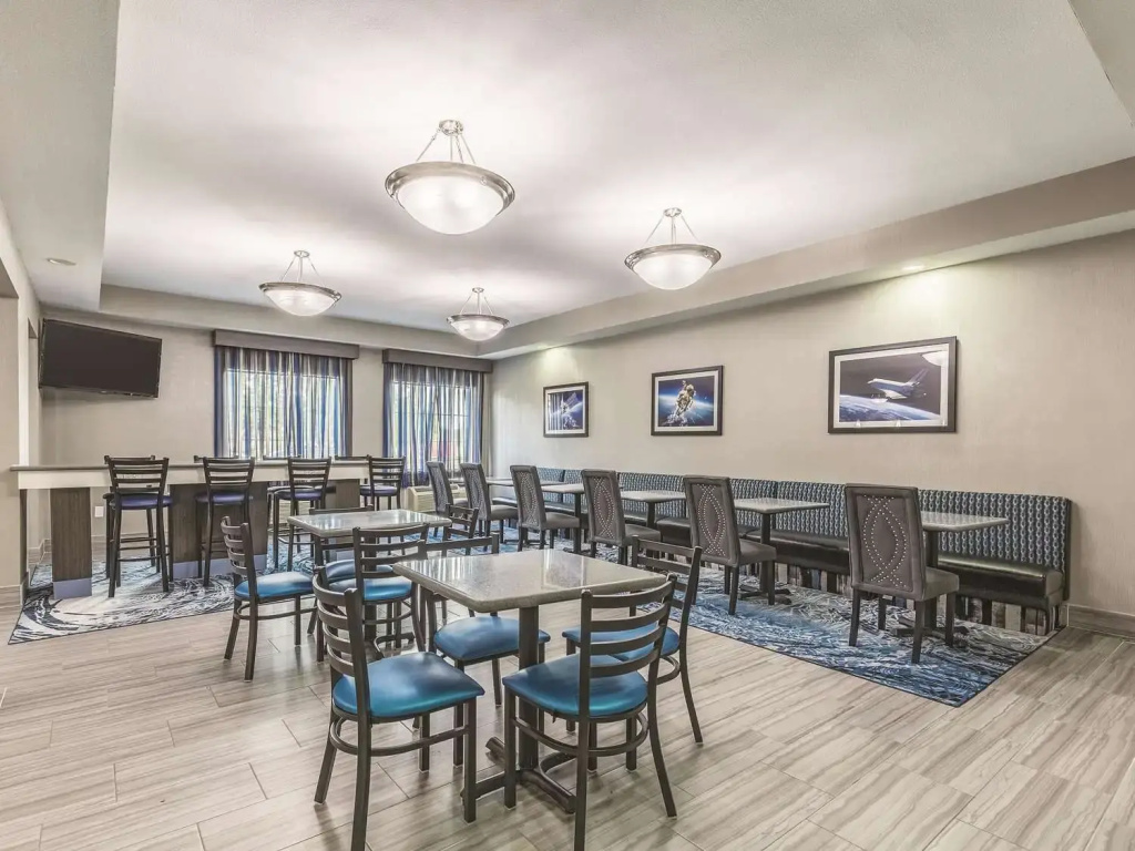 Platinum Inn & Suites Webster - Général