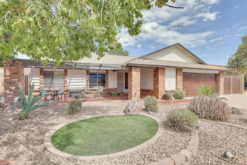 Family-friendly Home w/ Pool & Fire Pit in Peoria