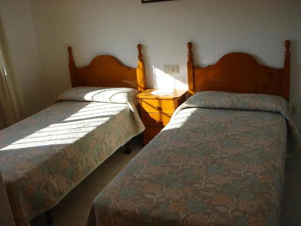 2 Bedrooms Bungalow