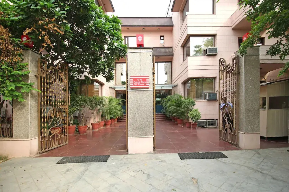 OYO Flagship 5912 Premium Nr Sikanderpur