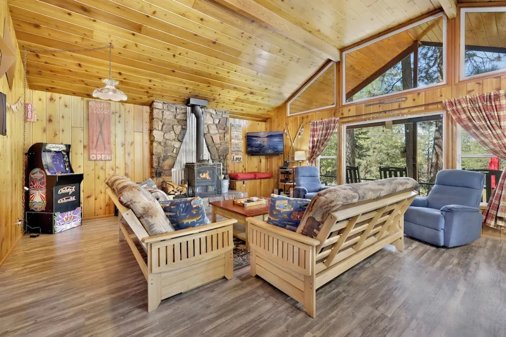 Bear CUB Cabin #2069
