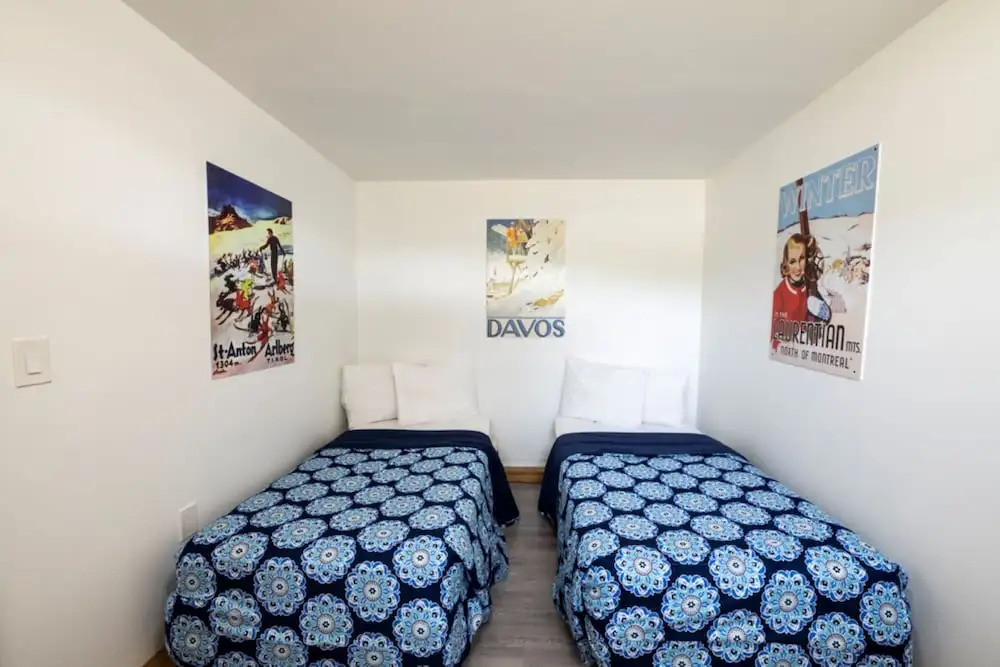 Spacious 8 bdrm Blue Mountain Cottage, Perfect for Large Groups, Private Beach, BBQ, Hot Tub, Sauna - фото 10