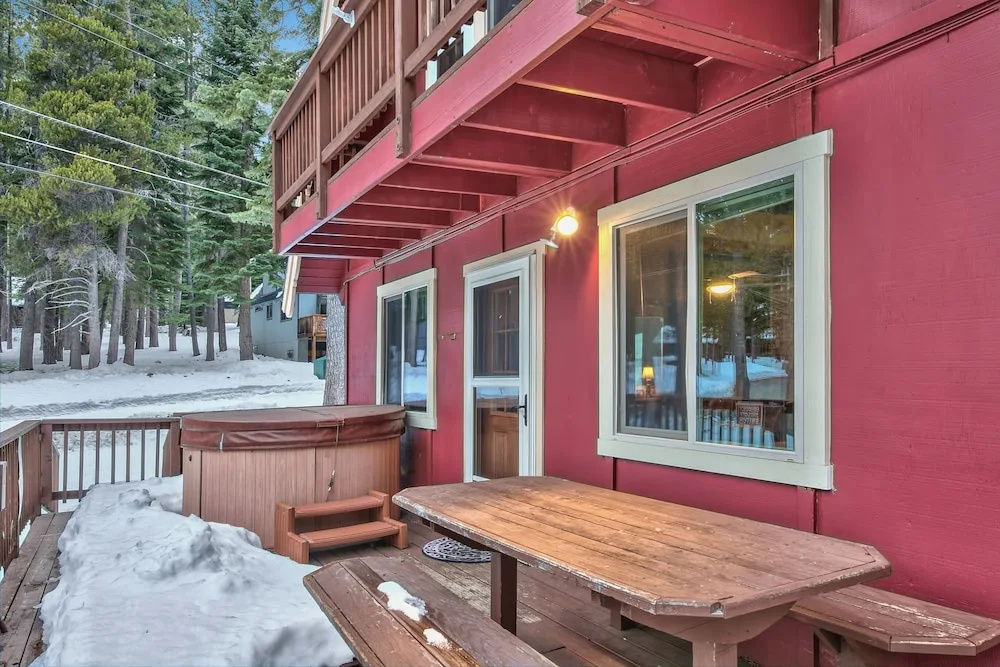 Cholula 811c 4 Bedroom Cabin by RedAwning