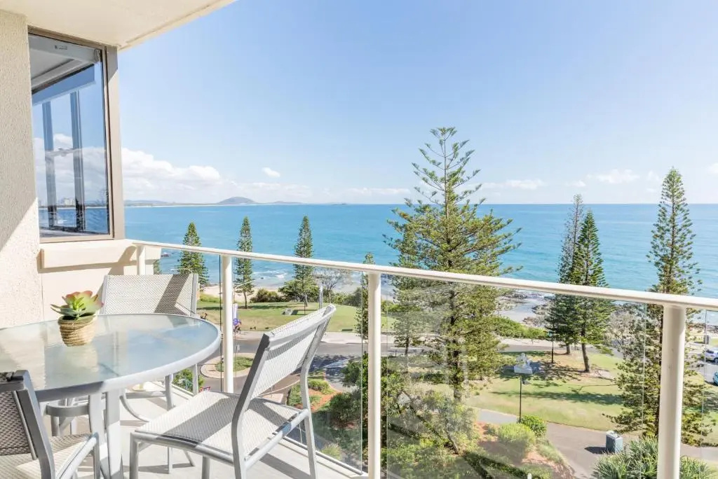 1 Bedroom Luxury Apartment beachfront