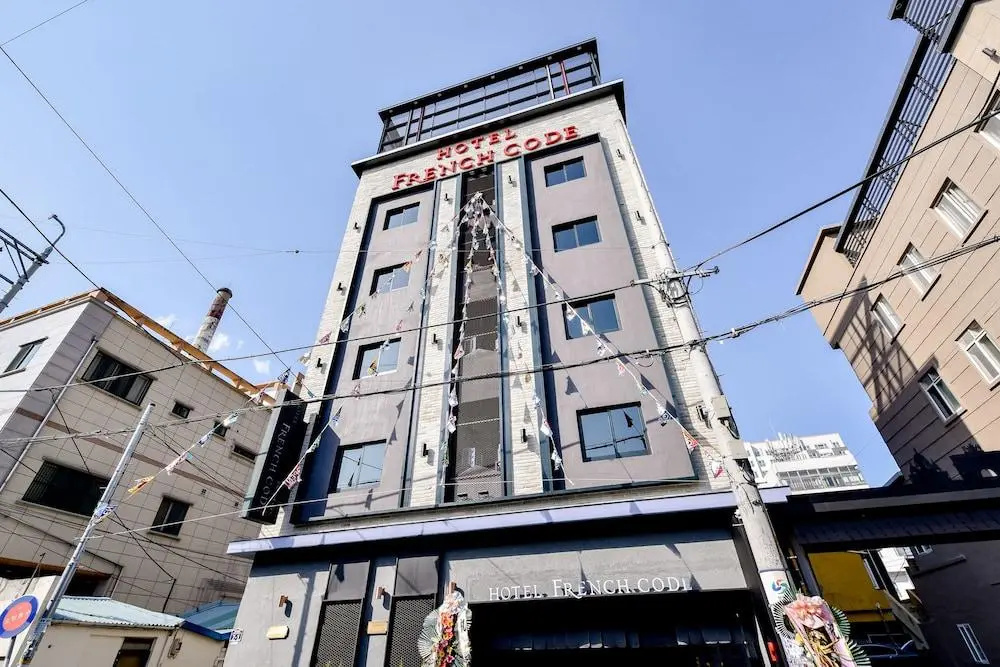 French Code Hotel