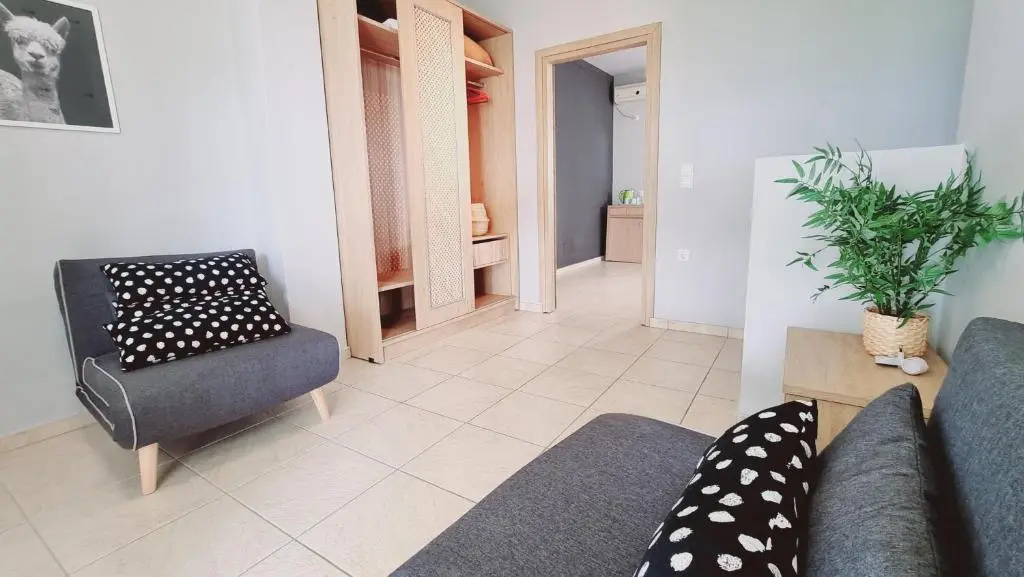 Chloe Apartments, ,