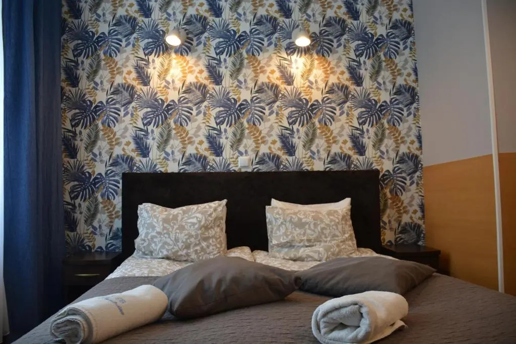 3 Bedrooms Apartment