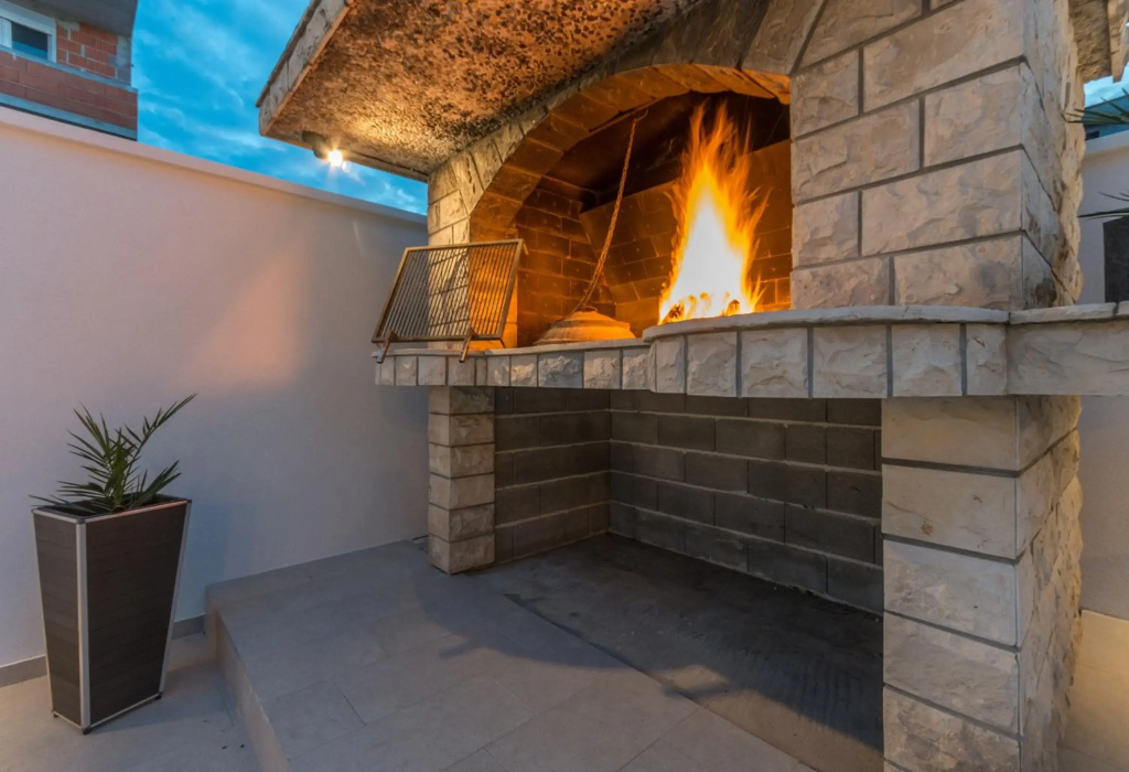 Apartment Jakov with pool