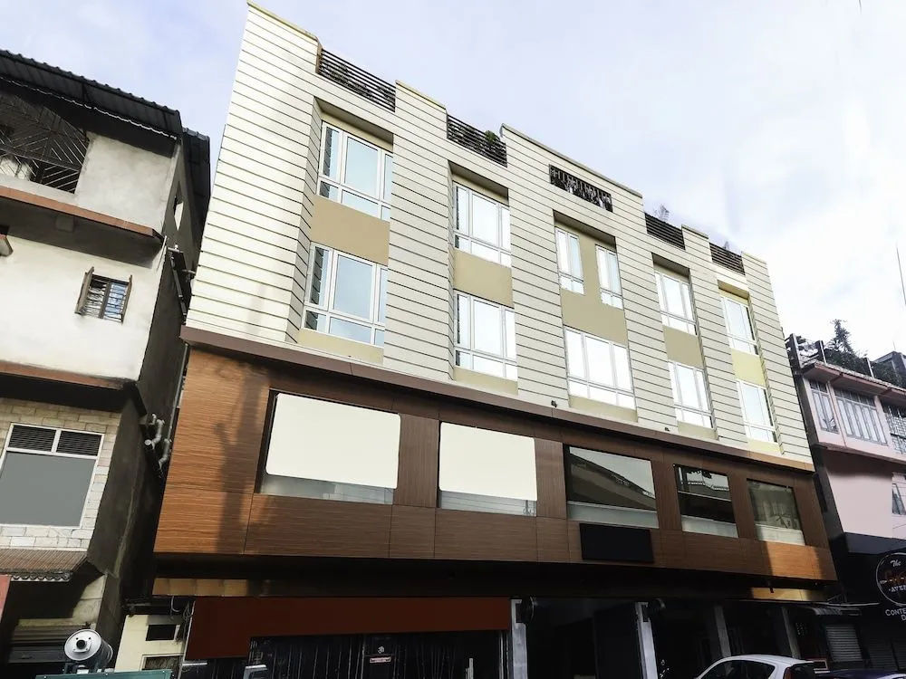 Oyo 17016 Galaxy Inn
