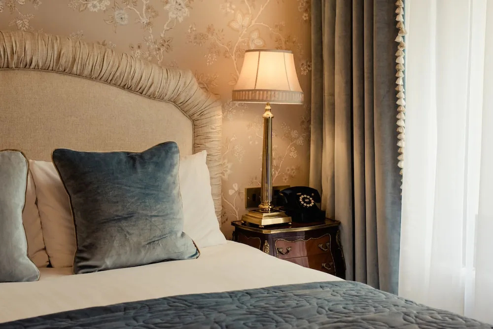 Superior Double Cottage with balcony (full double bed)
