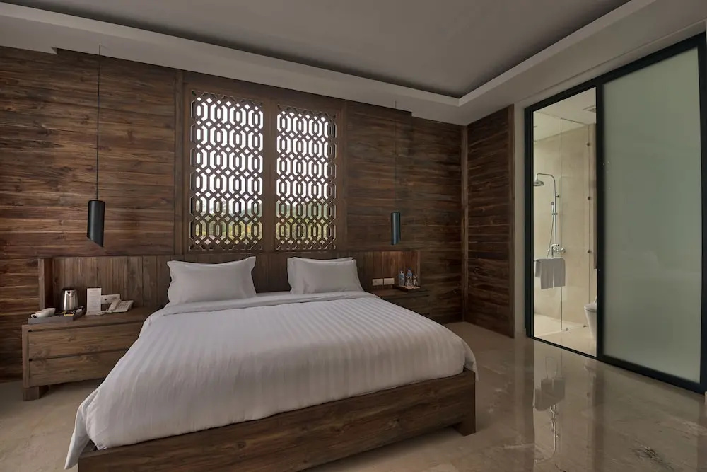 Deluxe Double room with land view (full double bed)