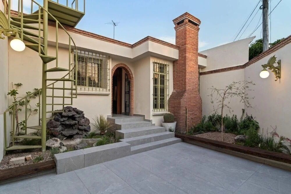 Quiet and Cozy Home with Great Location