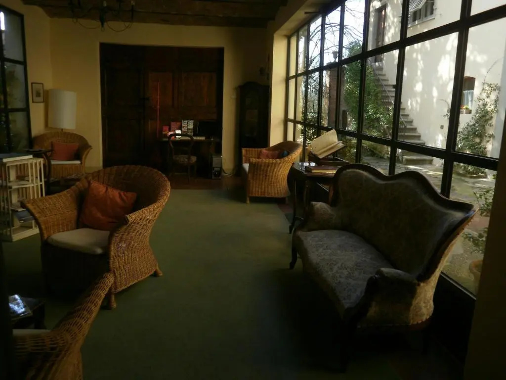 Lobby & Reception