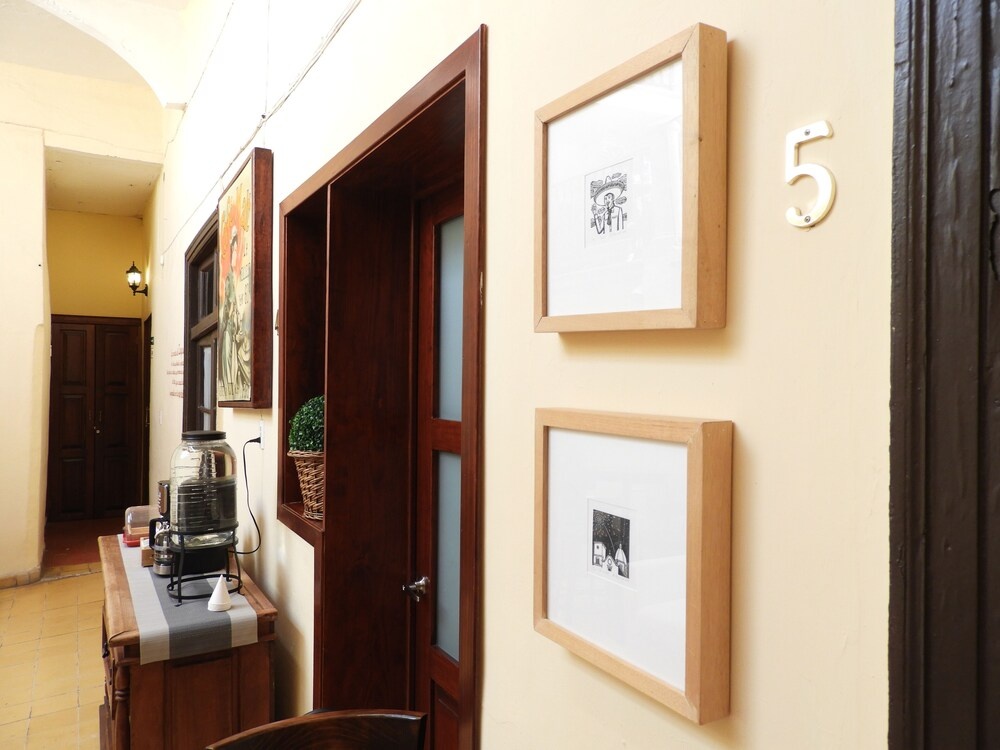 Lobby & Reception