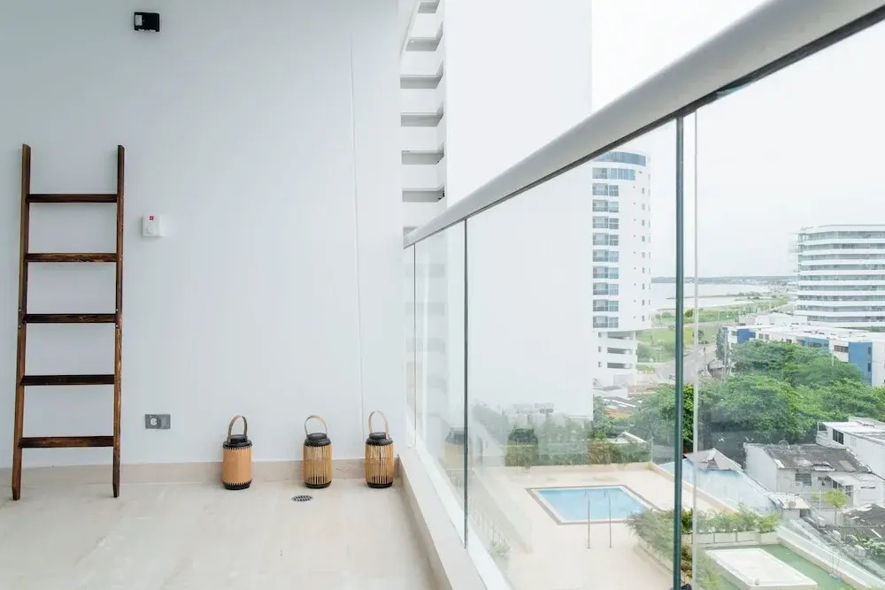 w Spectacular Loft With Balcony in Crespo