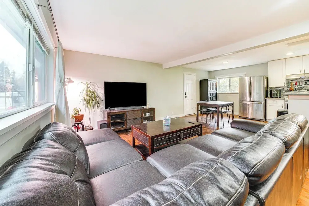 14 Mi to Dtwn Seattle: Sleek Home w/ Large Yard - фото 2