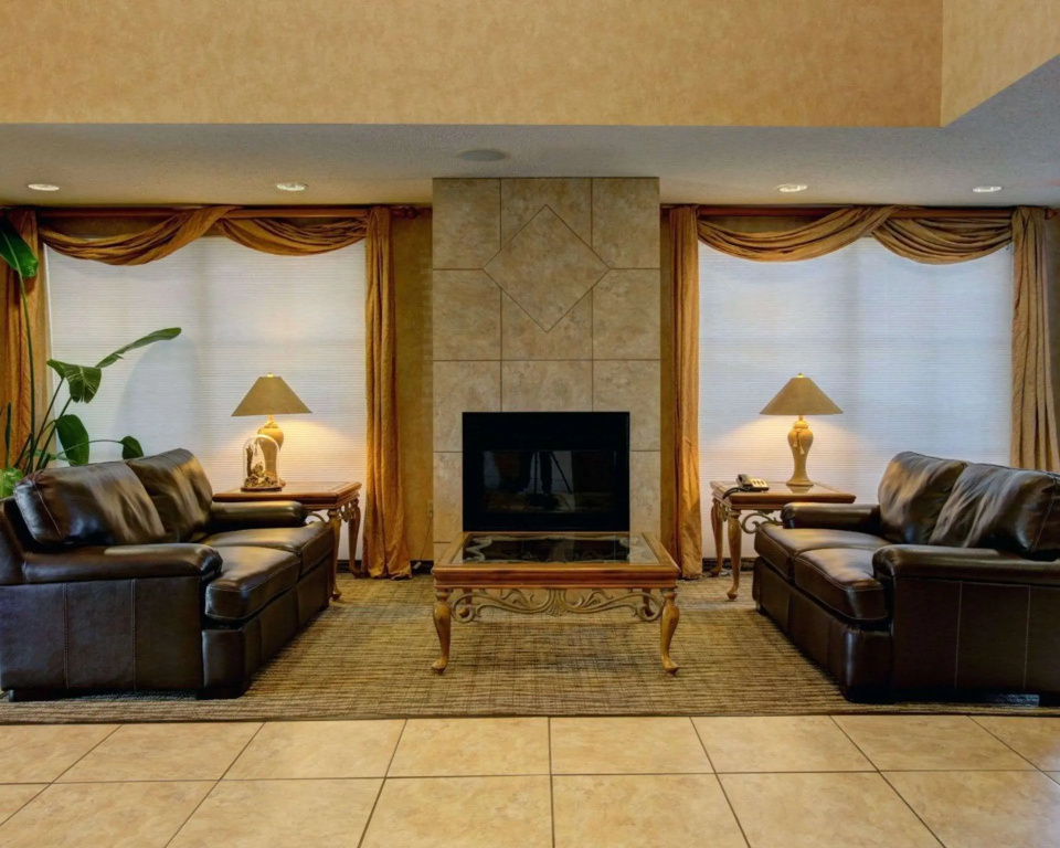 Lobby & Reception