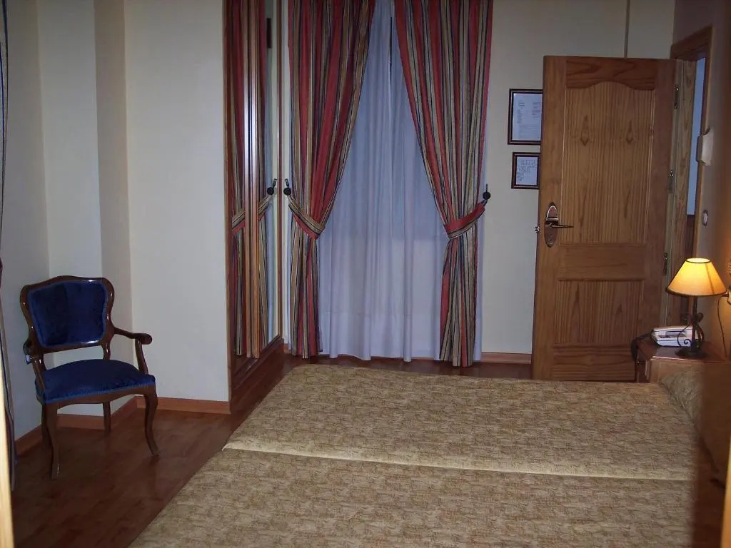 Standard Double room with mountain view (full double bed)