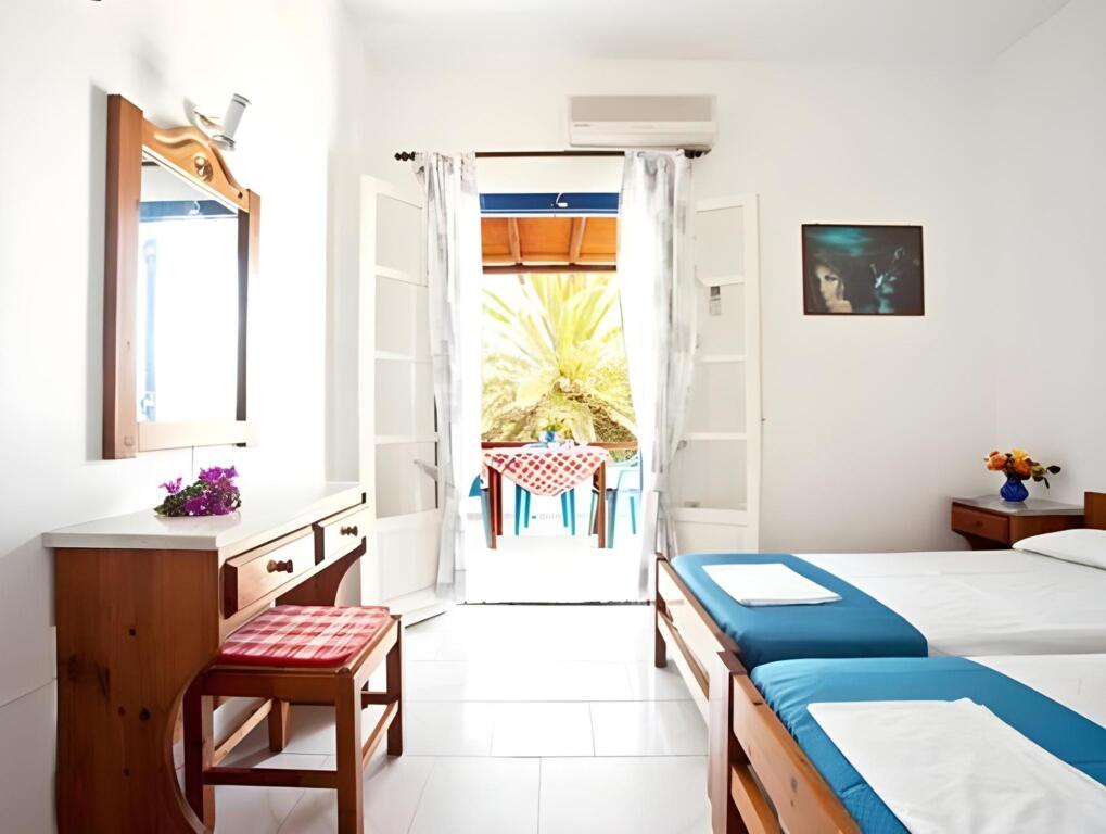 Pavlos Place by null
