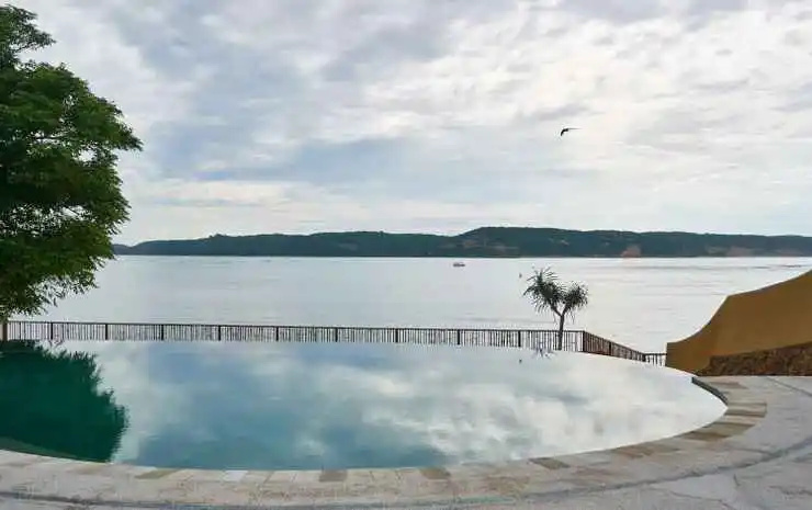 Beach & Waterfront