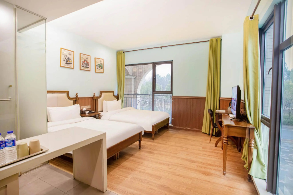 Deluxe Double room (twin beds)