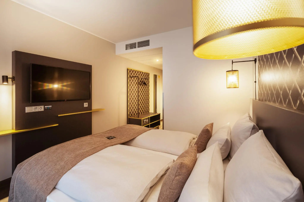 Standard Double room (full double bed)