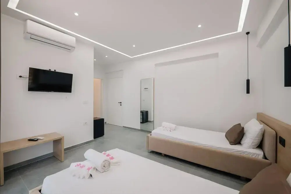Standard Double room with sea view (full double bed)