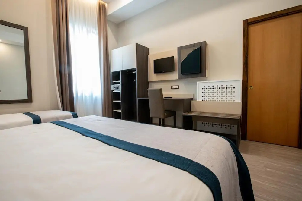 Comfort Double room with partial sea view (full double bed)