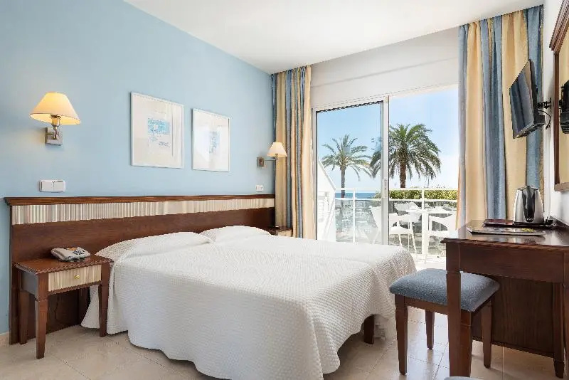 Standard Double room with sea view (full double bed)