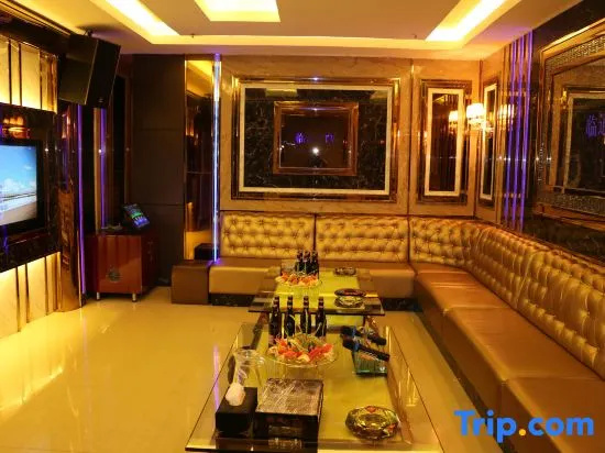 Food & Beverage