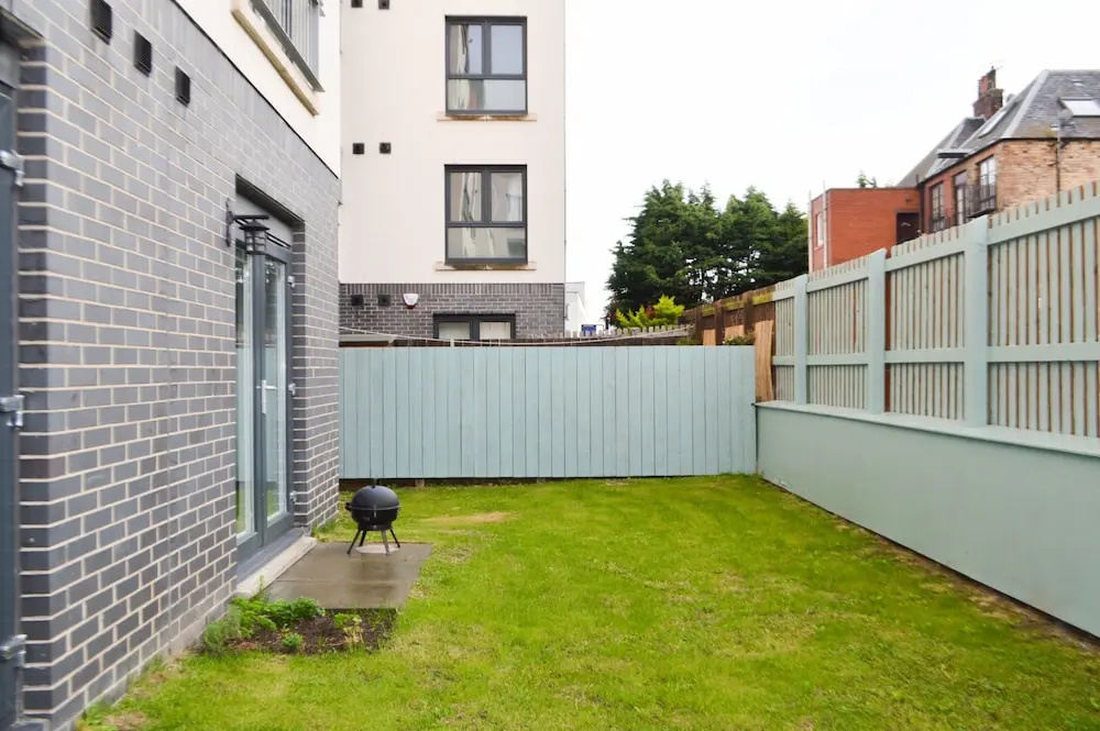 2 Bedroom Apartment in Edinburgh With Private Garden