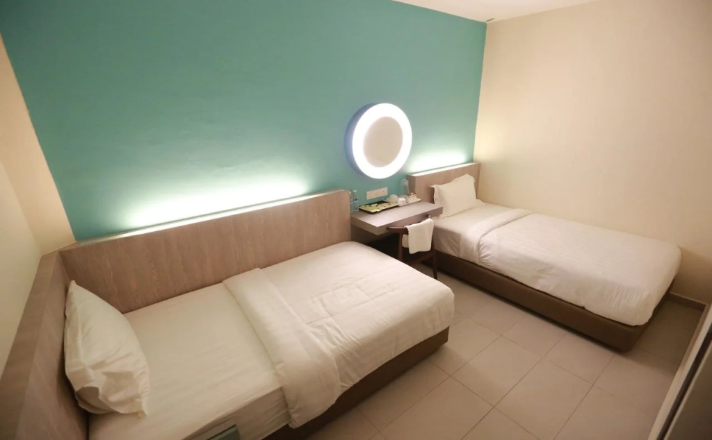 Pantai Regal Hotel - фото 8
