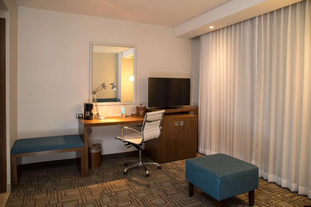 Double Suite (full double bed)