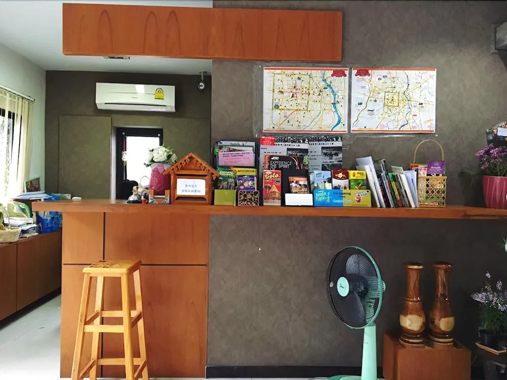Lobby & Reception