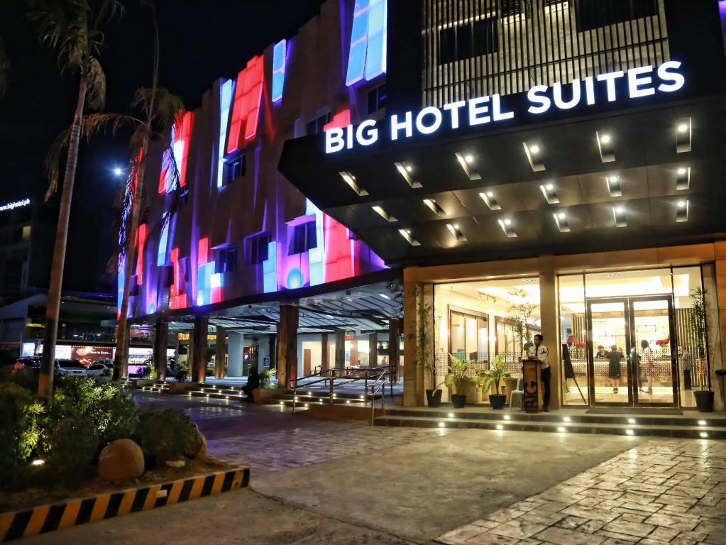 Big Hotel
